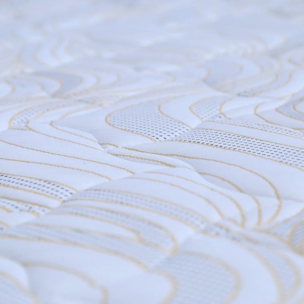 یه تصویر از روی تشک دو نفره اسپریت یک طرف پددار مدل مدیسون سایز ۱۴۰×۲ است