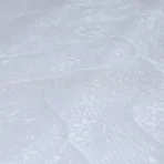 یه تصویر از روی تشک رویال دو نفره مدل آرامش سایز ۱۴۰×۲ است